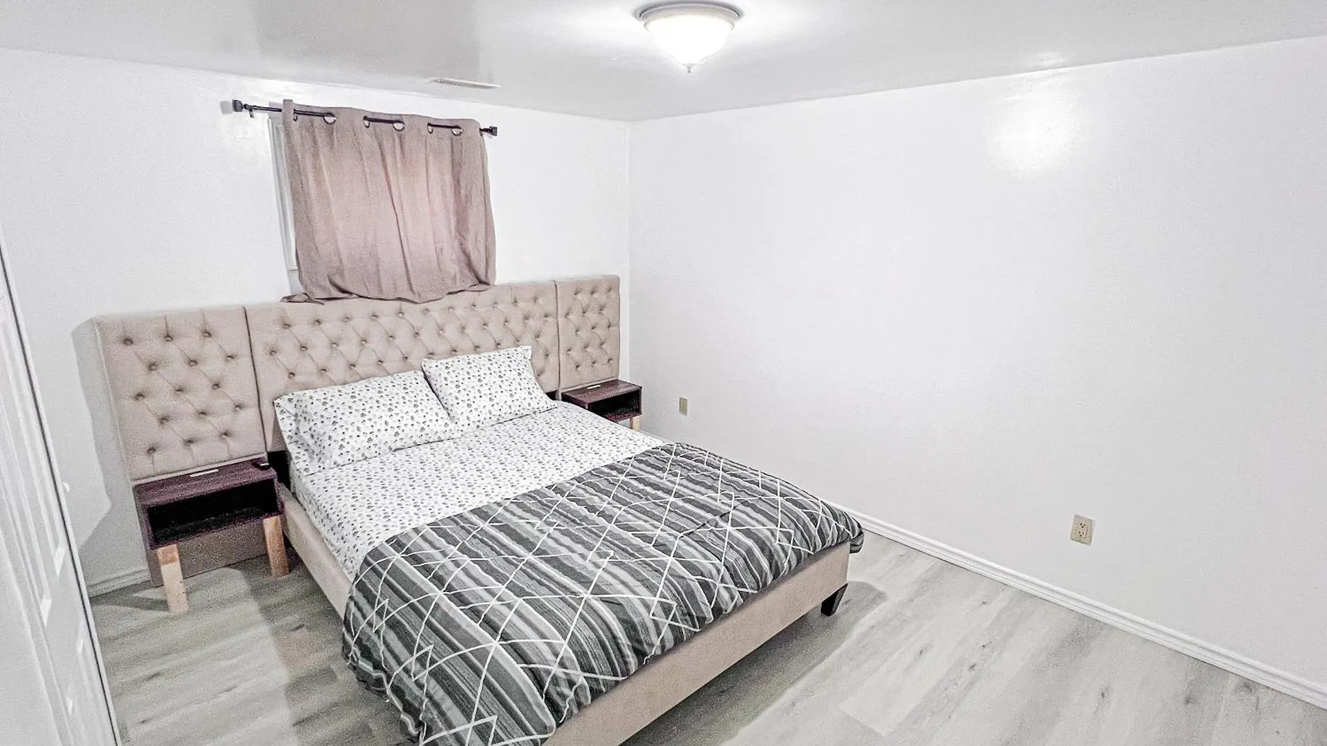 Holiday home D8 Room Near Airport Brampton Canada
